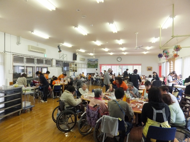 会場風景　食堂入り口付近より撮影